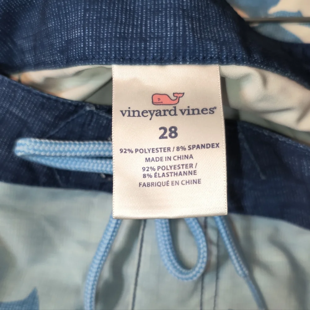 Vineyard Vines Men’s Swim Trunks – Size 28 – Blue Fish Print